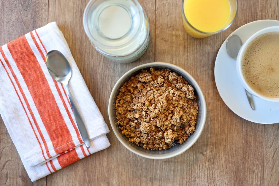 Homemade Granola Ratios for Crunchy Clusters